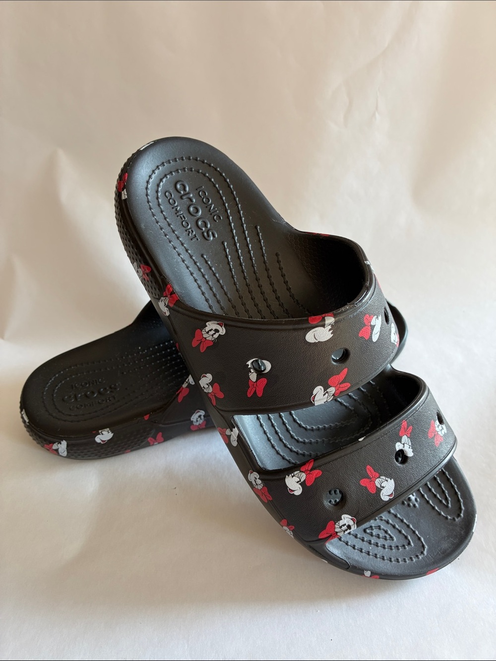 Disney x Crocs Minnie Mouse Two Strap Sandals Black Red Women’s 10